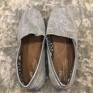 New Silver Glitter Toms. 7.5.